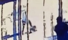 Hình ảnh vụ tấn công cắt từ clip (Ảnh: Handout)