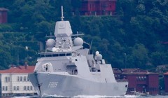 Tàu HNLMS Evertsen của Hà Lan (Ảnh: Reuters)