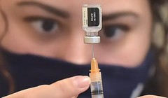 Vaccine COVID-19 của Pfizer đã được FDA cấp phép đầy đủ (Ảnh: Business Insider)