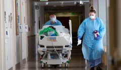 Theo WHO, không nên có những thay đổi lớn về chiến lược chống dịch chỉ dựa vào những dữ liệu ban đầu (Ảnh minh họa: NBC).