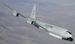 Máy bay trinh sát E-8C JSTARS của Mỹ (Ảnh: BI).