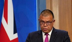 Giáo sư Jonathan Stafford Nguyen Van Tam (Ảnh: The Sun)