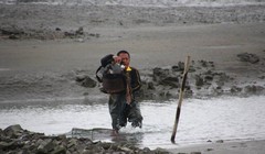 Lực lượng cứu hộ của Đài Loan đã tìm thấy mảnh vỡ phần thân chiếc F-16V gặp nạn (Ảnh: CNA)