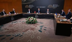 Ngoại trưởng Nga Sergey Lavrov và người đồng cấp Ukraine Dmytro Kuleba trong cuộc gặp ở Antalya, Thổ Nhĩ Kỳ (Ảnh: Sputnik)