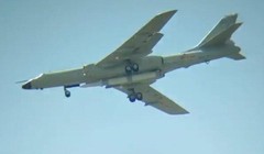 H-6N, một biến thể của máy bay ném bom H-6, được trang bị tên lửa đạn đạo (Ảnh: Military Watch)