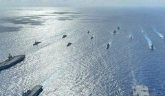 Nhóm tác chiến tàu sân bay USS Ronald Reagan và USS Carl Vinson, cùng tàu sân bay JS Ise của Nhật Bản và tàu HMS Queen Elizabeth của Anh tuần tra chung trên biển Philippines (Ảnh: SCMP)