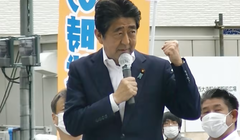 Ông Shinzo Abe phát biểu tại Nara, trước khi vụ nổ súng xảy ra (Ảnh: Kyodo News)