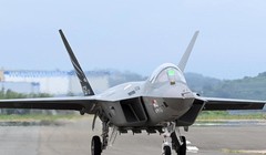 Chiến đấu cơ KF-21 của Hàn Quốc tại trụ sở của Korea Aerospace Industries ở Sacheon (Ảnh: EPA)