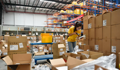 Sức ép kinh tế đang làm giảm nhu cầu mua sắm trực tuyến ở Trung Quốc (Ảnh: Getty)