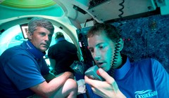 Stockton Rush bên trong một chiếc tàu ngầm ở ngoài khơi Florida năm 2013 (Ảnh: AP)