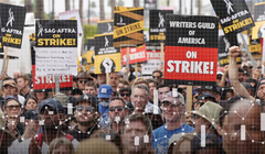 Lo ngại lạm phát dai dẳng và AI chiếm việc làm, làn sóng đình công ở Mỹ, châu Âu lan rộng