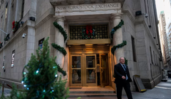 Giáng sinh đến sớm đối với thị trường trong tuần này khi Fed nói rằng lãi suất cơ bản “có thể đã tới hoặc gần tới" mức đỉnh trong chu kỳ thắt chặt (Ảnh: FT)