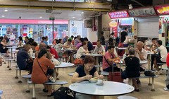 Giá thực phẩm tại các trung tâm bán hàng nổi tiếng của Singapore đã tăng 15% từ năm 2019 đến năm 2023 (Ảnh: Nikkei)