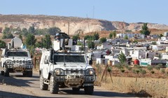 Một đơn vị của lực lượng Liên Hợp Quốc đang tuần tra sau khi IDF thực hiện các cuộc tấn công ở miền nam Lebanon vào ngày 21/6 (Ảnh: Getty)