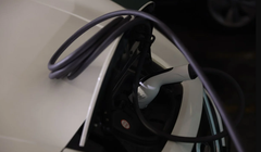 Một số ban quản lý tòa nhà đã khuyến cáo chủ sở hữu xe điện Hàn Quốc nên thận trọng khi sạc ô tô (Ảnh: SCMP)