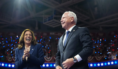 Thống đốc bang Minnesota Tim Walz và Phó Tổng thống Mỹ Kamala Harris (Ảnh: Fortune)