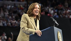 Bà Kamala Harris phát biểu trong một sự kiện tranh cử ở Glendale, Arizona, ngày 9/8 (Ảnh: AFP)