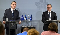 Thủ tướng Estonia Kristen Michal (trái) và Thủ tướng Phần Lan Petteri Orpo họp báo tại Helsinki, vào ngày 14/8 (Ảnh: AFP)