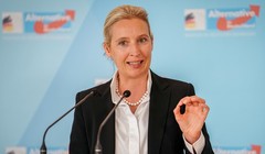 Nghị sĩ Alice Weidel tại cuộc họp báo, Berlin, ngày 25/6 (Ảnh: Getty)