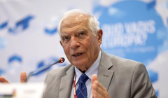 Ông Josep Borrell cảnh báo thuế quan của Mỹ đang khiến các hãng xe Trung Quốc tràn ngập thị trường châu Âu (Ảnh: EPA)