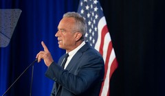 Ông Robert F. Kennedy Jr. phát biểu tại khách sạn Renaissance Phoenix Downtown Hotel hôm 23/8 tại Phoenix, Arizona (Ảnh: Getty)