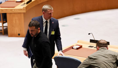 Tổng thống Ukraine Volodymyr Zelensky tham dự cuộc họp của Hội đồng Bảo an Liên hợp quốc về Ukraine, bên lề Đại hội đồng Liên hợp quốc lần thứ 79 tại trụ sở Liên hợp quốc ở New York, Mỹ ngày 24/9 (Ảnh: Reuters)