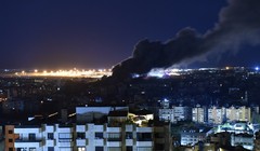 Khói bốc lên từ khu phố Laylaki, Dahieh sau cuộc không kích của Israel nhằm vào Lebanon ngày 1/10 (Ảnh: Getty)