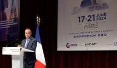 Bộ trưởng Quốc phòng Pháp Sebastien Lecornu phát biểu tại một sự kiện ở Paris ngày 17/6 (Ảnh: Getty)