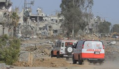 Các xe cứu thương hoạt động ở Gaza (Ảnh: Getty)