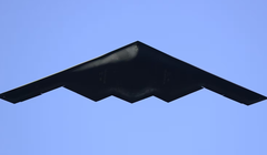 Máy bay ném bom tàng hình B-2 Spirit trong bức ảnh chụp ngày 1/1/2022 tại Pasadena, California, Mỹ (Ảnh: Getty)