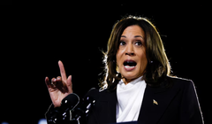 Phó Tổng thống Mỹ Kamala Harris có bài phát biểu tại National Mall hôm 29/10. Ảnh: Reuters