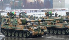 Pháo tự hành K-9 Thunder 155 mm của Hàn Quốc trong một cuộc duyệt binh (Ảnh: Getty)