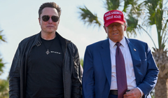 Elon Musk và Tổng thống đắc cử Mỹ Donald Trump tại Brownsville, Texas vào ngày 19/11. Ảnh: Reuters.