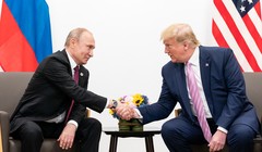 Tổng thống Nga Vladimir Putin gặp Tổng thống Mỹ Donald Trump bên lề Hội nghị thượng đỉnh G20 tại Osaka, Nhật Bản vào ngày 28/6/2019. Ảnh: RT.