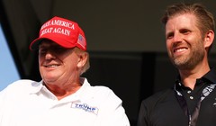 Tổng thống đắc cử Mỹ Donald Trump và con trai Eric Trump tại một CLB đánh golf ở bang Florida ngày 7/4. Ảnh: Getty.