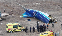 Hiện trường vụ tai nạn máy bay. Ảnh: Reuters.