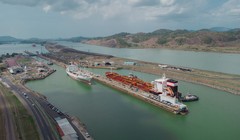 Tàu thuyền đi qua Kênh đào Panama, tuyến hàng hải nổi tiếng ở Trung Mỹ. Ảnh: Getty.