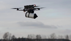 Một UAV cáp quang của Ukraine được nhìn thấy trong chuyến bay thử nghiệm ở khu vực Kiev vào tháng 12/2024. Ảnh: Getty.