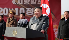 Lãnh đạo Triều Tiên Kim Jong-un phát biểu trong lễ khởi công Bệnh viện quận Kangdong ở Triều Tiên vào ngày 6/2. Ảnh: Reuters.