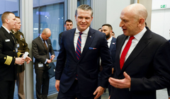 Bộ trưởng Quốc phòng Mỹ Pete Hegseth tham dự một cuộc họp về Ukraine ở Brussels, Bỉ hôm 12/2. Ảnh: CNN.