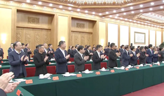 Jack Ma, thứ hai từ trái sang, và các lãnh đạo doanh nghiệp Trung Quốc khác trong cuộc họp ở Bắc Kinh do nhà lãnh đạo Trung Quốc Tập Cận Bình chủ trì trong hôm 17/2. Ảnh: CCTV.