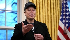 Giám đốc điều hành Tesla và SpaceX, Elon Musk, phát biểu tại Phòng Bầu dục ở Nhà Trắng vào ngày 11/2. Ảnh: Getty.