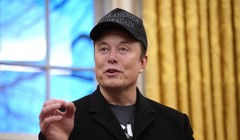 Tỷ phú Elon Musk xuất hiện cùng Tổng thống Mỹ Donald tại Phòng Bầu dục ở Nhà Trắng vào ngày 11/2. Ảnh: Getty.
