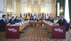 Thủ tướng Anh Keir Starmer chủ trì hội nghị thượng đỉnh tại về Ukraine ở London, ngày 2/3. Ảnh: Getty.