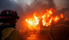 Một biệt thự sang trọng ở khu nhà giàu Pacific Palisades bị thiêu rụi. Ảnh: Reuters.