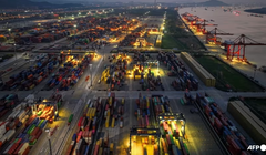 Các container vận chuyển được nhìn thấy tại một cảng ở Nam Kinh, tỉnh Giang Tô, miền Đông Trung Quốc vào ngày 8/4. Ảnh: AFP.