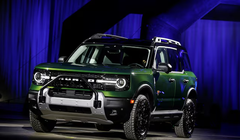 Ford Motor trưng bày mẫu SUV Bronco Sport Sasquatch trước ngày dành cho giới truyền thông tại Triển lãm ô tô Detroit 2025 tại Huntington Place ở Detroit, Michigan, Mỹ ngày 9/1. Ảnh: Reuters.