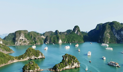 Hình ảnh Vịnh Hạ Long được truyền thông Trung Quốc đăng tải trong một bài viết quảng bá về du lịch Việt Nam. Ảnh: CGTN.