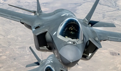 Chiến đấu cơ F-35 Lightning II được coi là máy bay chiến đấu thế hệ thứ 5 hàng đầu. Một số đồng minh của Mỹ đã đặt câu hỏi về việc mua mẫu chiến đấu cơ này, nhưng hầu hết vẫn đang gắn bó với nó cho đến bây giờ. Ảnh: BQP Mỹ.