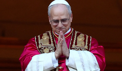 Ông Robert Prevost đã chọn Leo làm tên Giáo hoàng của mình, là vị Giáo hoàng thứ mười bốn lựa chọn cái tên này. Ảnh: Reuters.